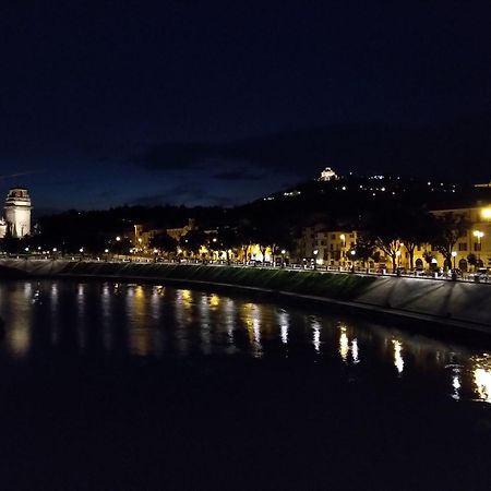 Across The River And Into The Trees Verona Exteriör bild