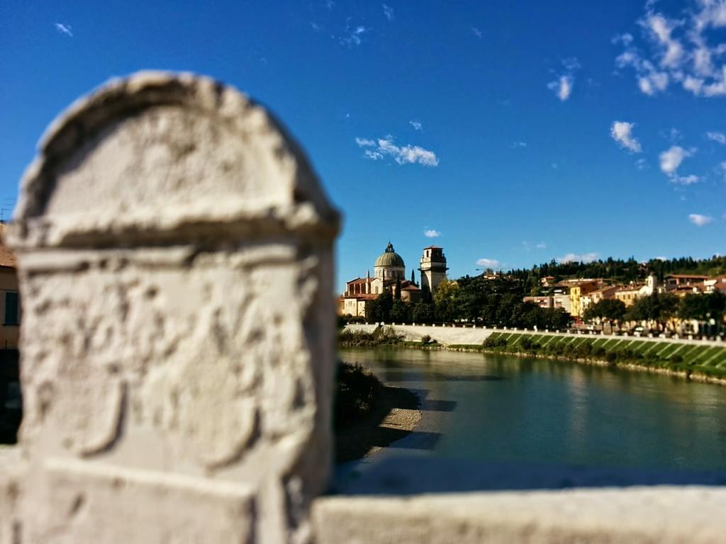 Across The River And Into The Trees Verona Exteriör bild