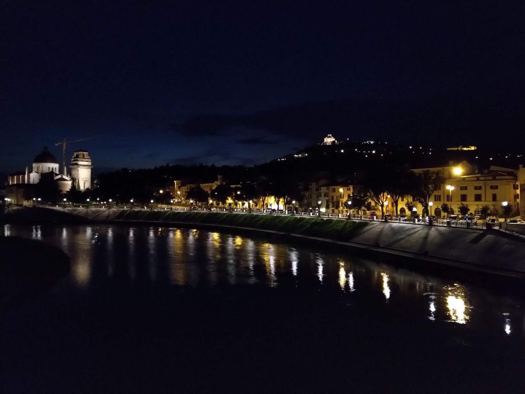 Across The River And Into The Trees Verona Exteriör bild