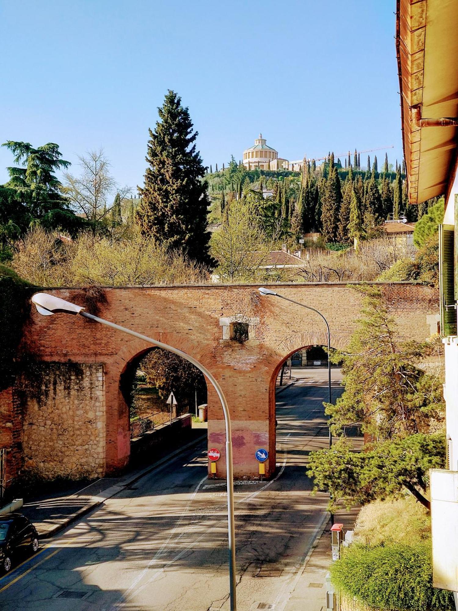 Across The River And Into The Trees Verona Exteriör bild